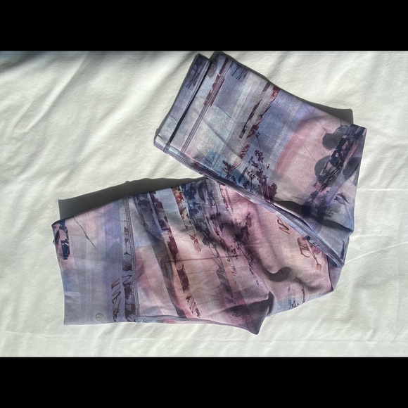 Lululemon size 8 - Picture 2 of 2